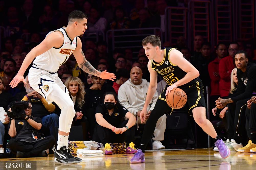 膝关节出现 膝关节出现